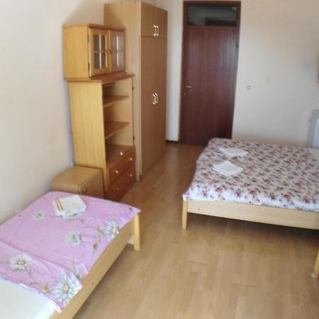 Guesthouse Obala Sutomore Bagian luar foto