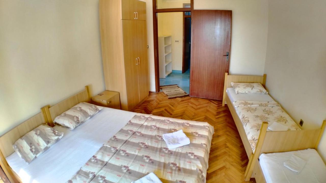 Guesthouse Obala Sutomore Bagian luar foto